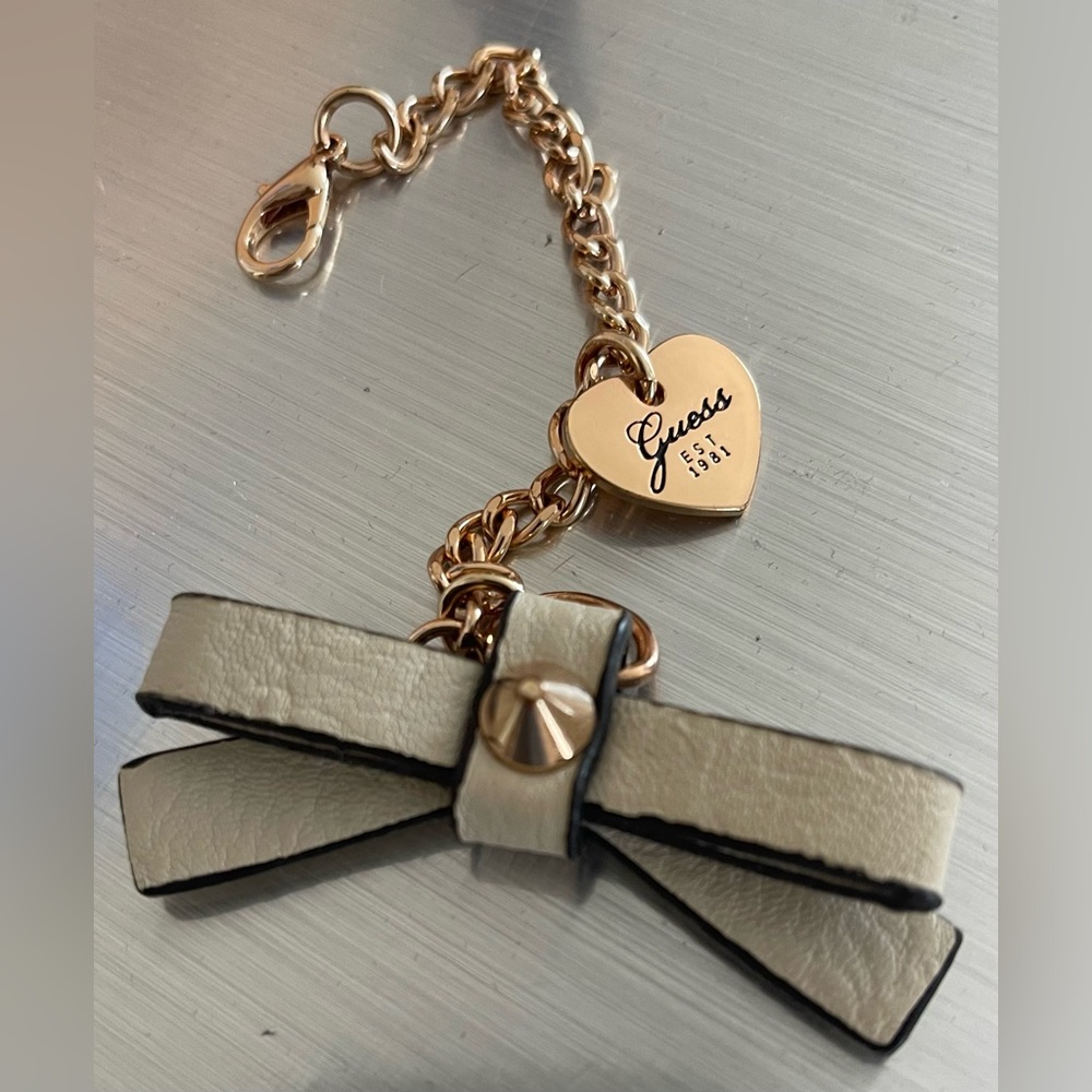 Guess bag charm / keycharm - Picture 3 of 3